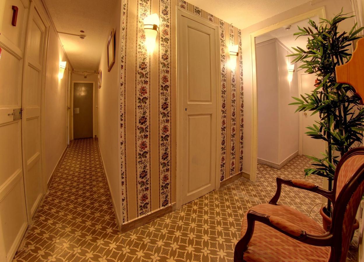Hostal Santa Teresa Reus Eksteriør billede