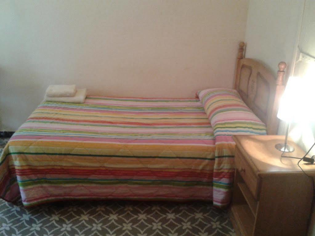 Hostal Santa Teresa Reus Eksteriør billede