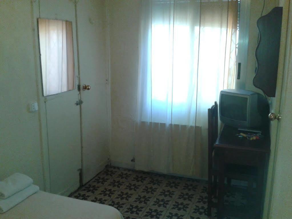 Hostal Santa Teresa Reus Eksteriør billede
