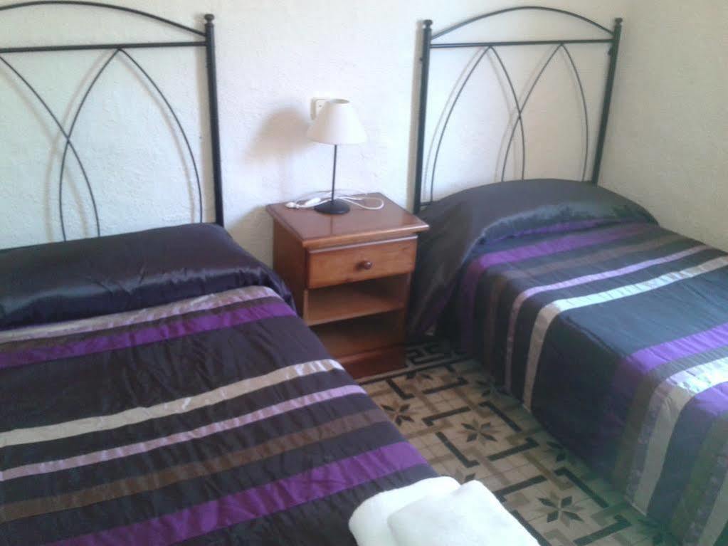 Hostal Santa Teresa Reus Eksteriør billede